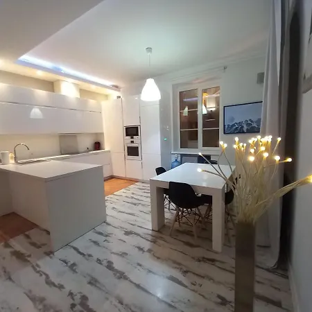 Apartment Daria Nezavisimosti *